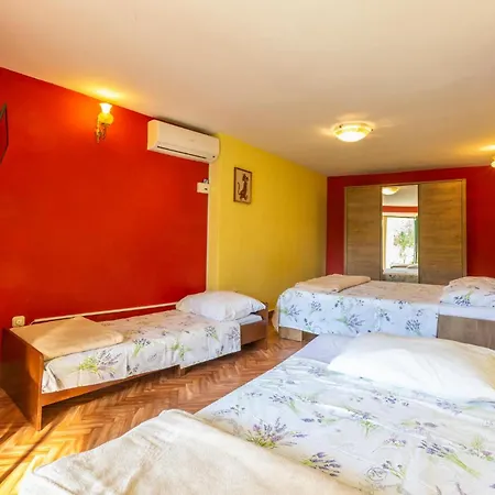 Lovely In With Kitchen Apartment Omis